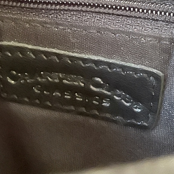 💕💕 Like New Red Quilted Crossbody Bag - Picture 5 of 5